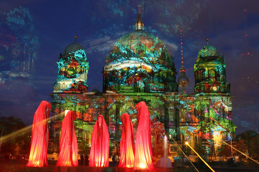 Festival of Lights - Berliner Dom - Die Waechter der Zeit von Manfred Kielnhofer